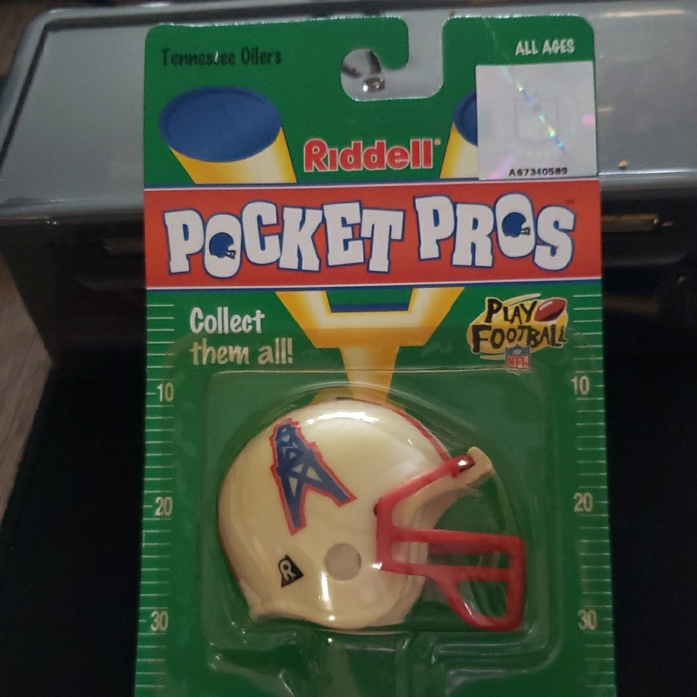 Riddell Pocket Pros Tennessee Oilers Mini Helmet